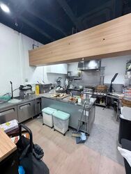 Burlington Square (D7), Retail #582296931